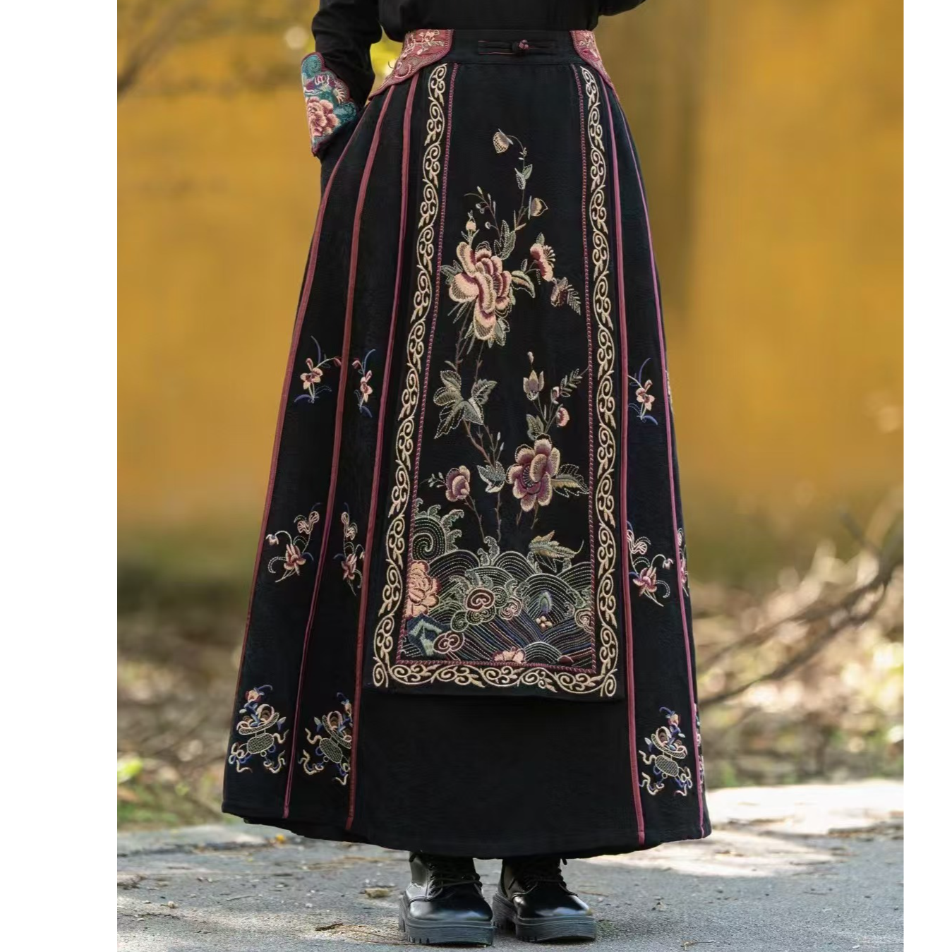 半身裙民族风刺绣中腰绣花秋冬连衣裙中国风重工日常女装秋季