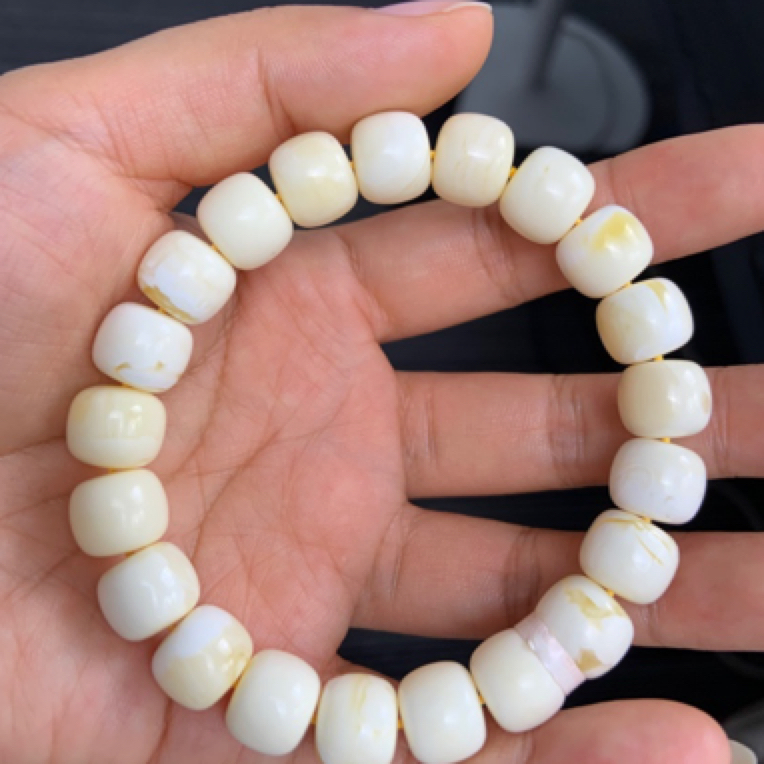 11mm同料奶瓷白蜜蜡手串