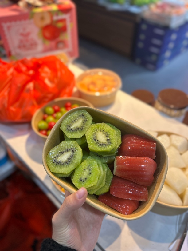 【鲜果切】两个黑金刚莲雾拼四个瑞玉即食猕猴桃