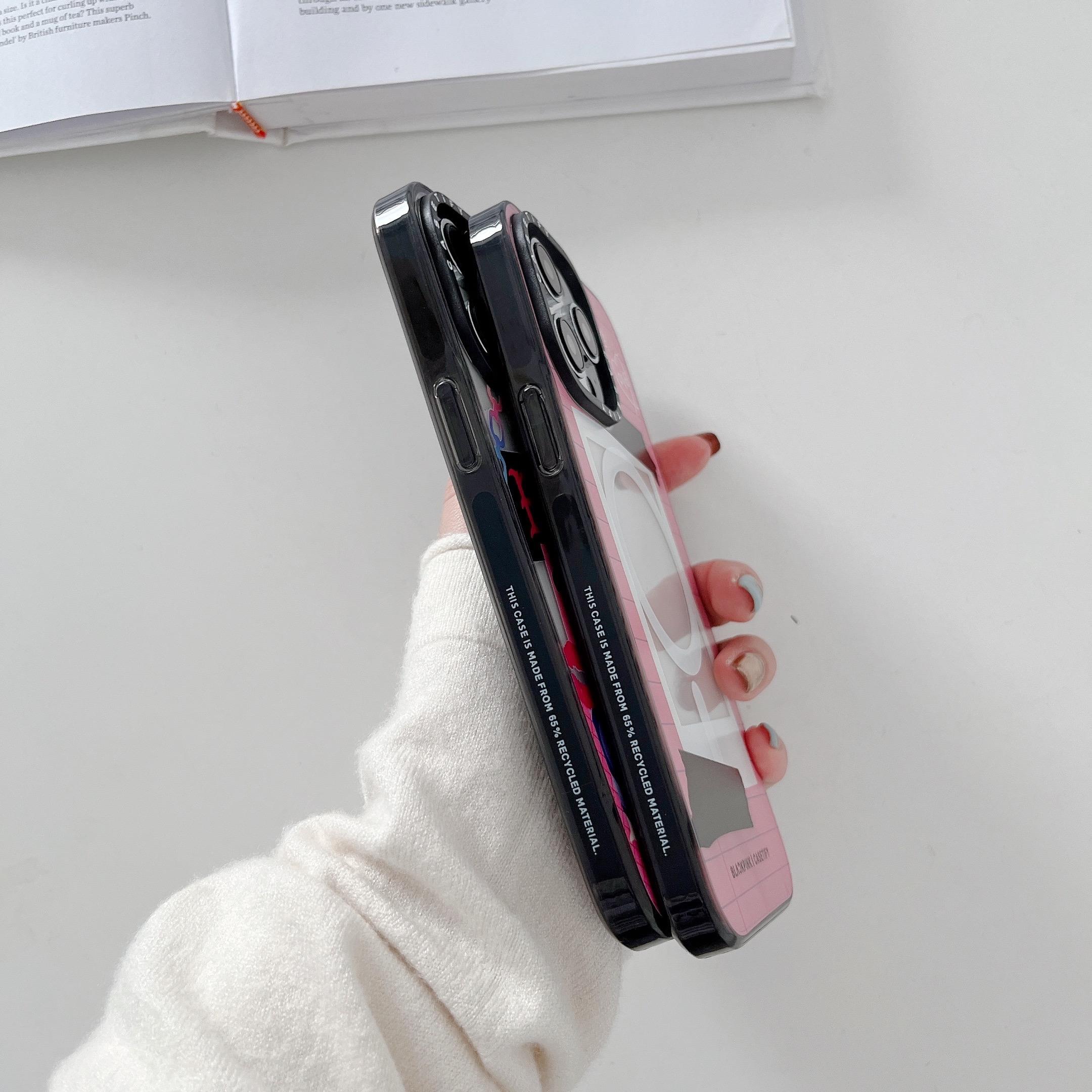 联名BLACKPINK标签镜面磁吸15ProMax手机保护壳iPhone14Pro明星同