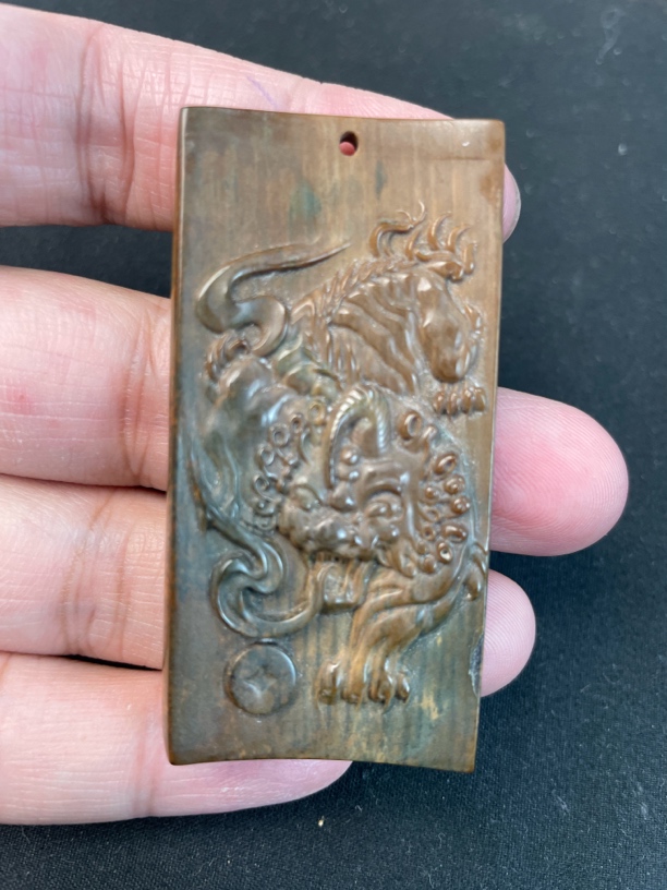 p02337 62*32*8mm 21克猛犸牙咖色牌子配饰