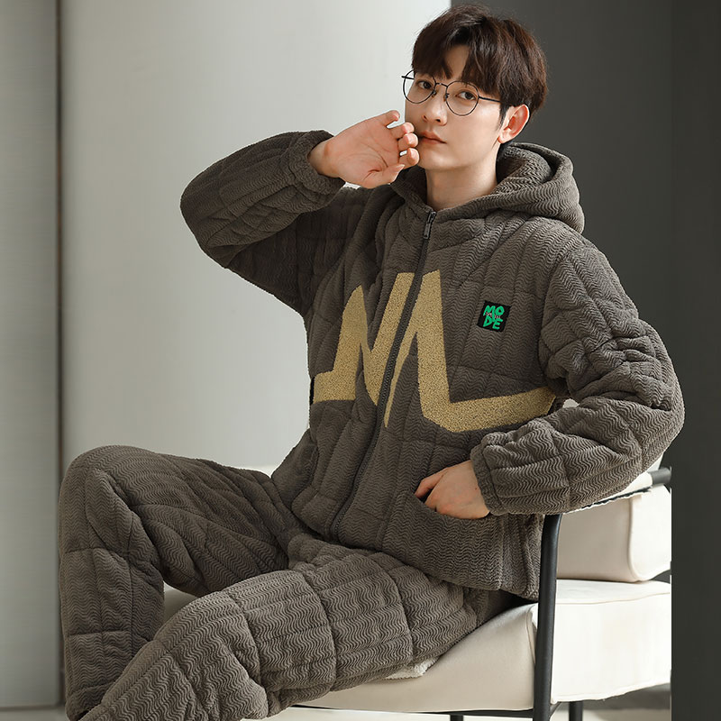 2023年冬季新款男士睡衣三层夹棉保暖家居服连帽毛巾绣宽松版套装