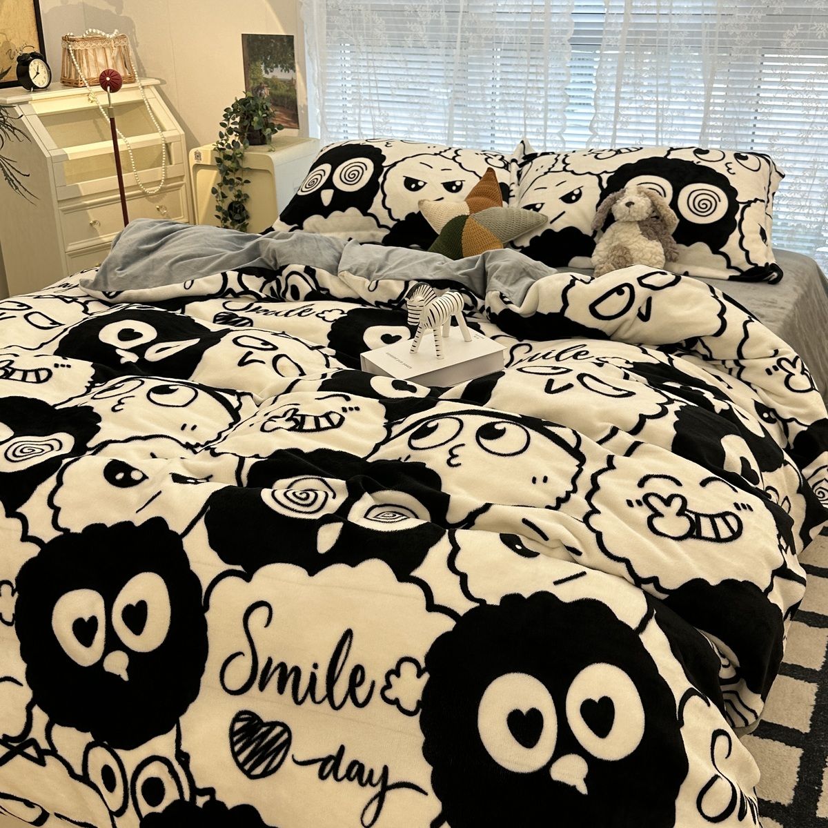 牛奶法兰绒床上加绒厚黑煤球四件套双面珊瑚绒床单冬季被套三件套