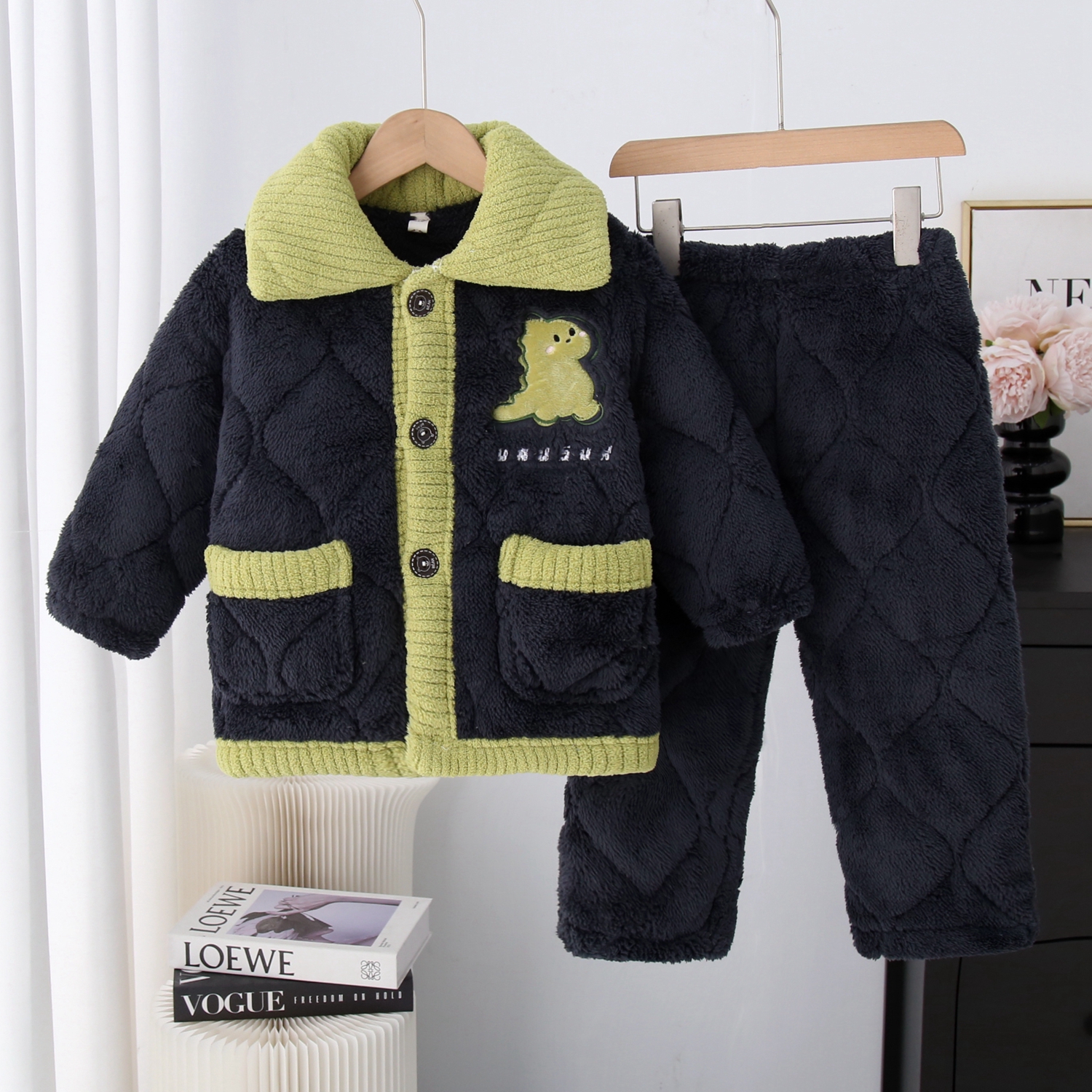 冬季儿童加厚加绒保暖宝宝小孩男孩款中大童法兰绒家居服睡衣套装