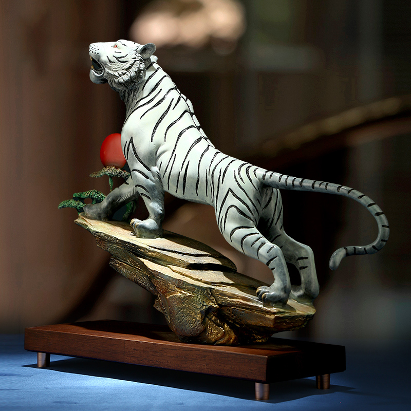 彩铜老虎虎啸山河铜虎客厅装饰品上山虎工艺品办公室桌摆件