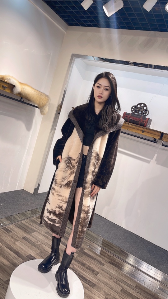 水墨画老钱风长款宽松版大翻领进口羊皮毛一体女款冬季外套