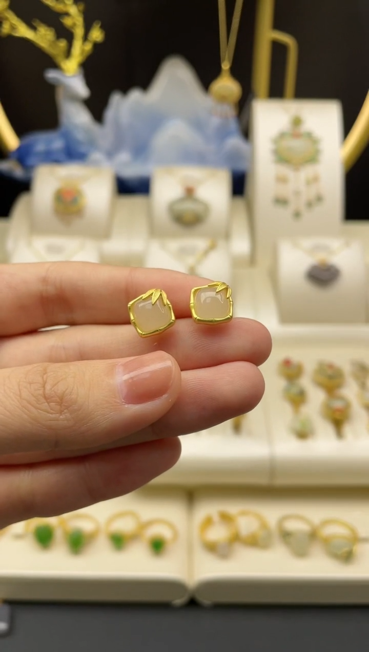 【闪购商品】和田玉耳钉银S925镶嵌和田玉耳钉