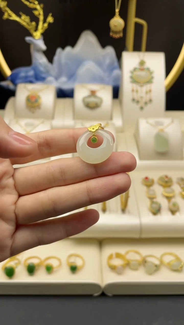 【闪购商品】和田玉吊坠银S925镶嵌和田玉平安环吊坠