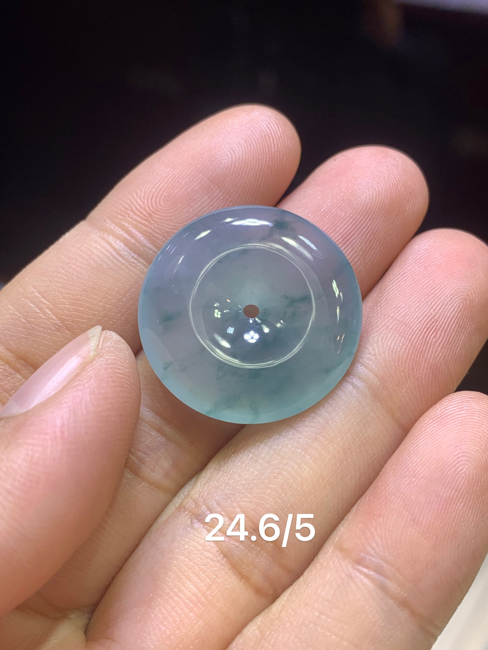 缅甸天然翡翠A货，飘蓝花有意境感平安扣，水润通透完美无纹裂