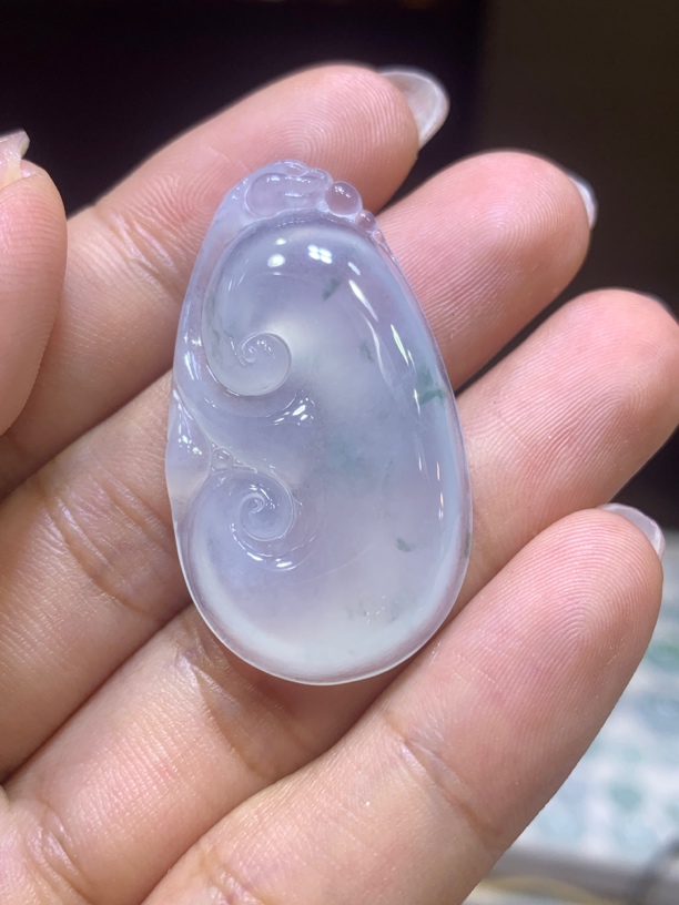 缅甸天然翡翠A货，飘花大如意，大气上档次，种水好干净细腻，