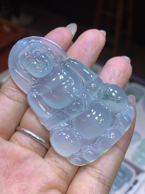 缅甸天然翡翠A货，飘花大观音，干净细腻，无需包容67/41.4/5.9