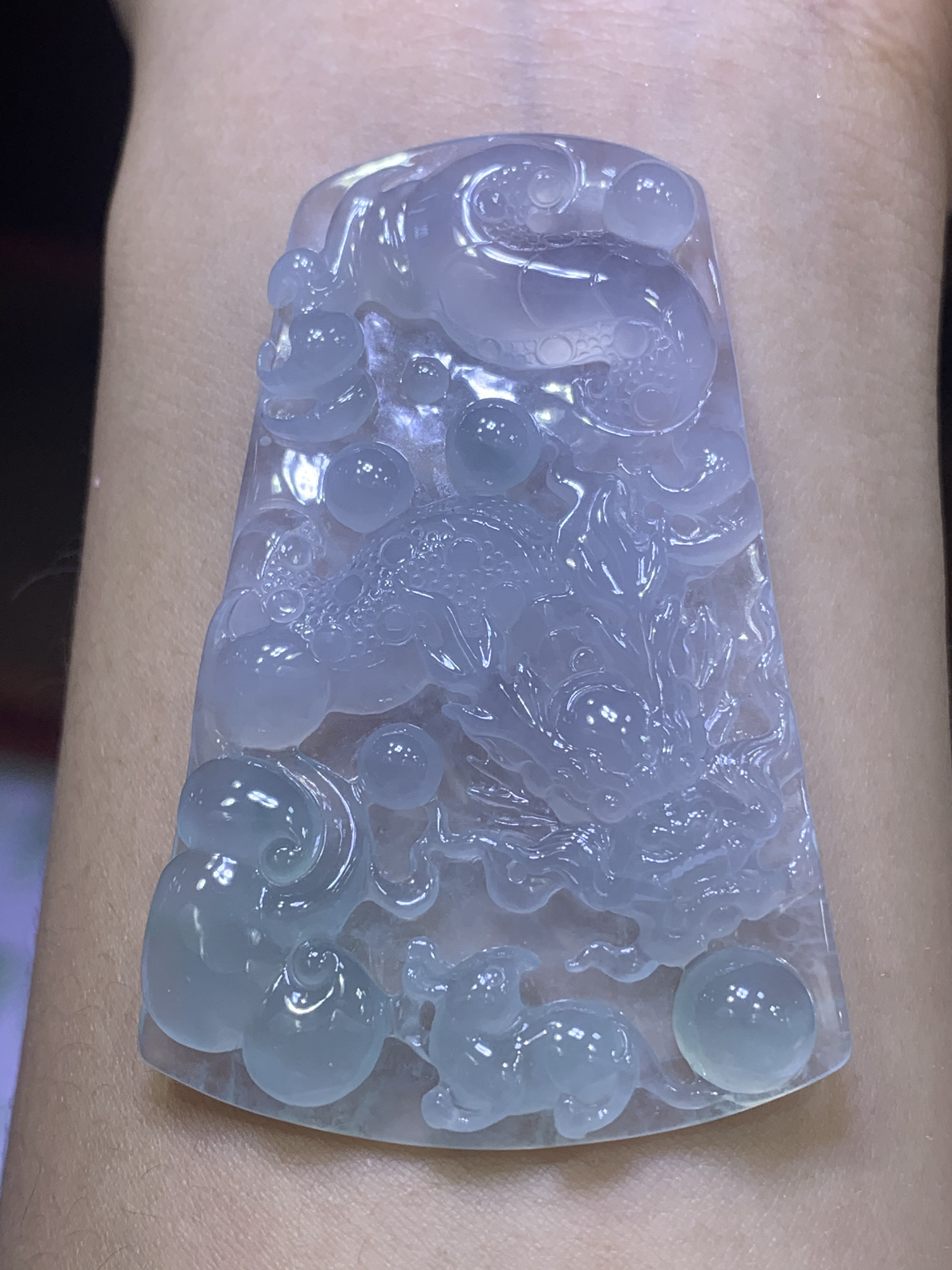 缅甸天然翡翠A货，底色龙牌，大气，完美无纹裂60.6/39.7/6.3