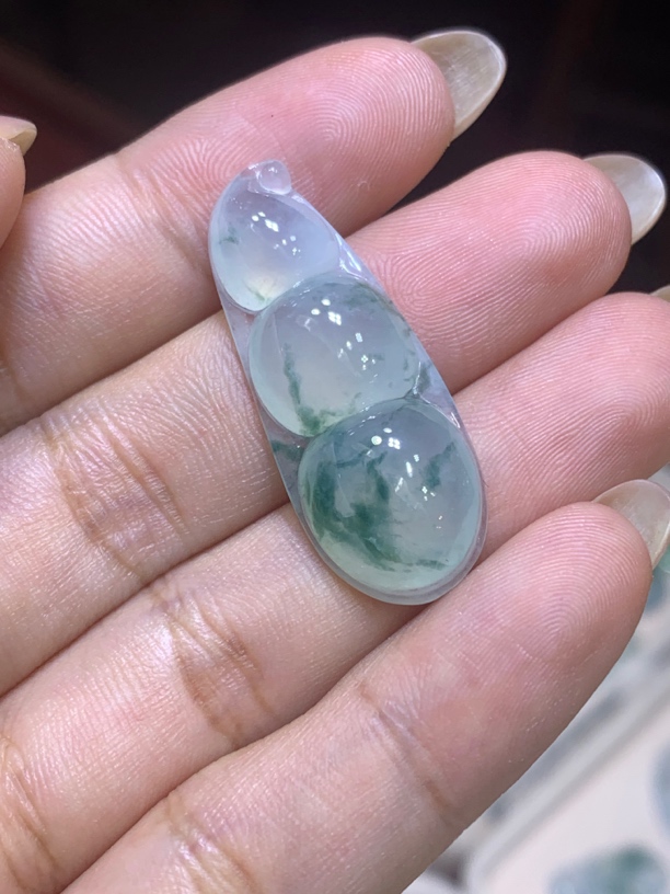 缅甸天然翡翠A货，飘花福豆，种水好无纹裂，秒杀放漏了