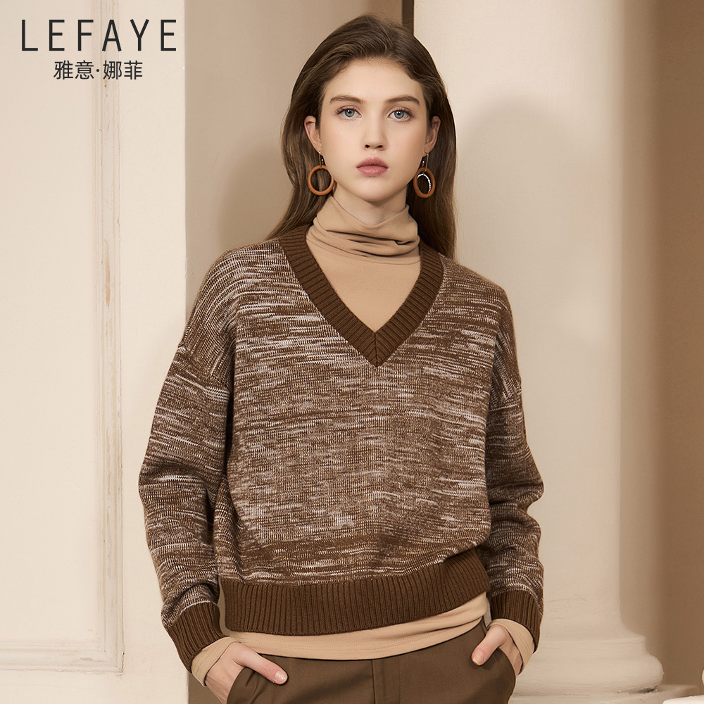 雅意娜菲2024深冬新款V领复古套头羊毛衫雅丹风渐变设计感针织衫