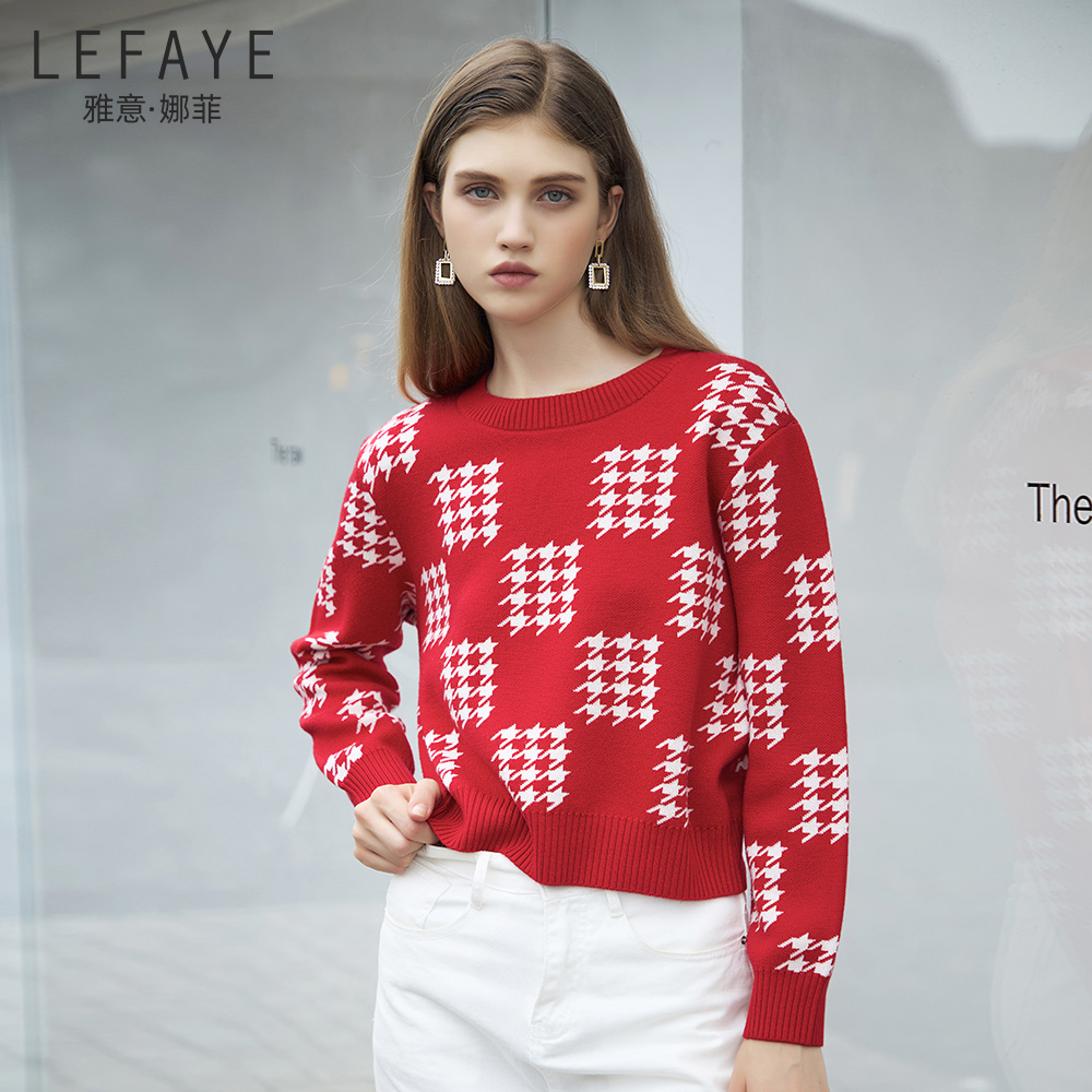 雅意娜菲2024深冬新款圆领羊毛针织红色设计感宽松慵懒风上衣女