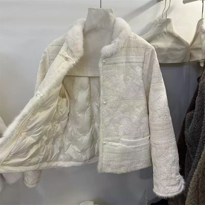 金丝绒国风别致毛毛拼接长袖女2024秋冬新款减龄小香风保暖外套