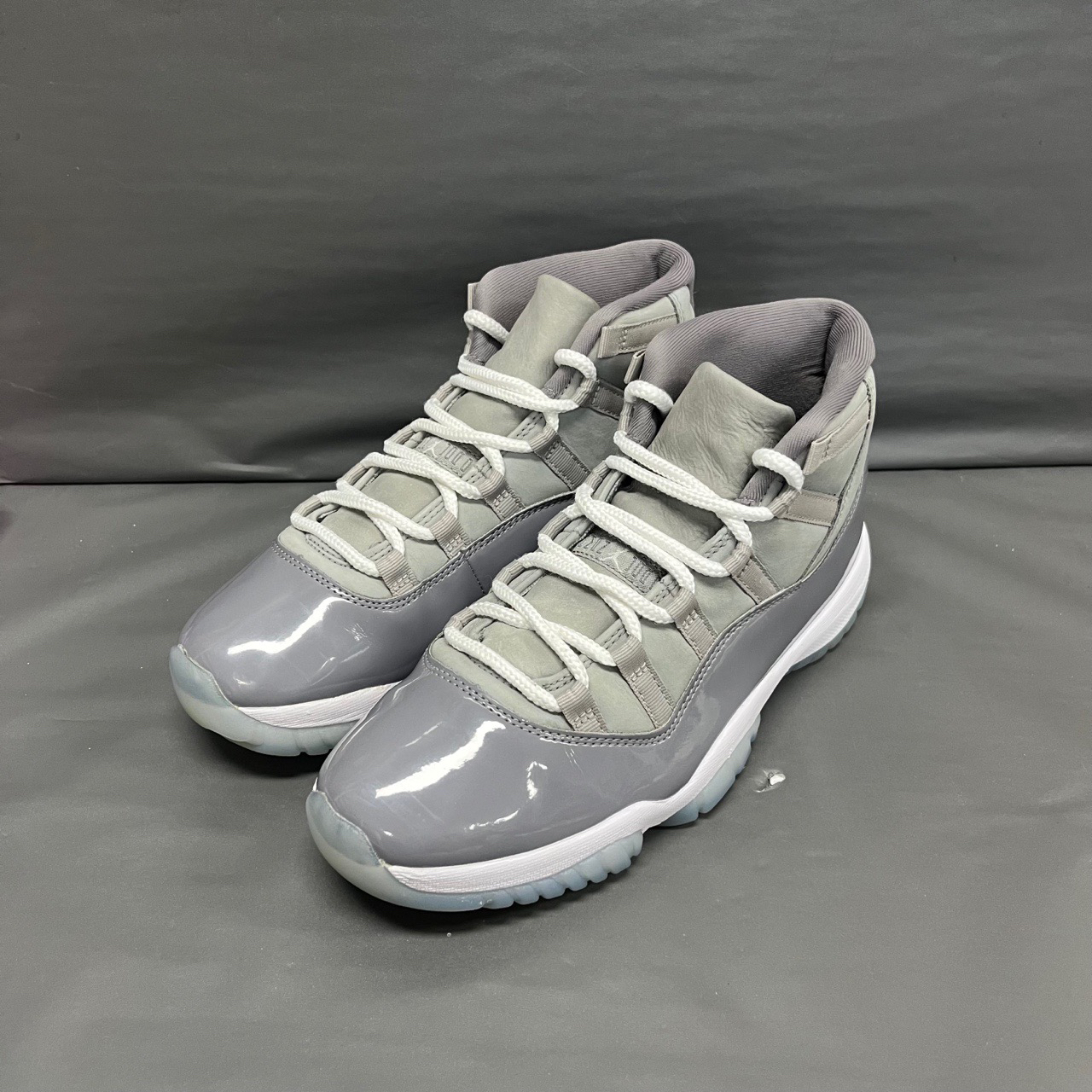 AJ11酷灰高帮/ 43码/95新 小刮擦/全新市场价1949/原盒/ A2188