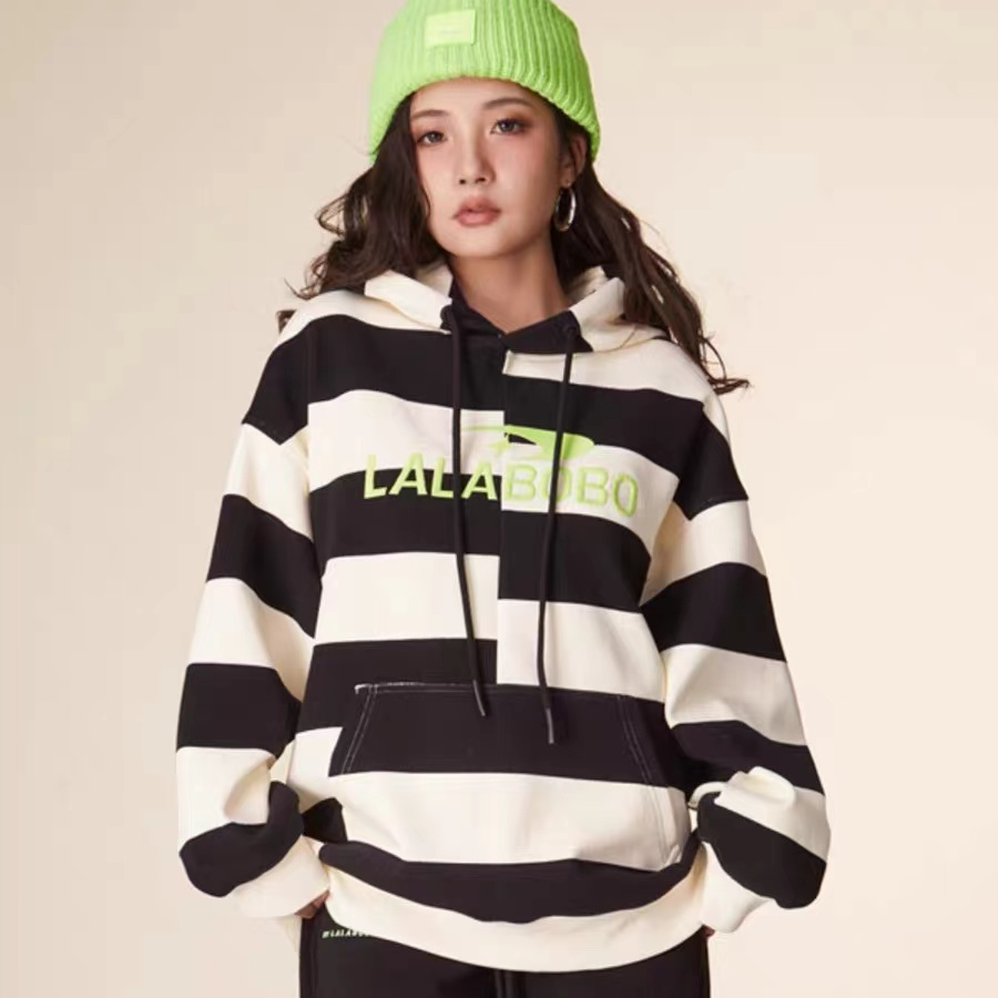 武汉LALABOBO新春红色限定宽松休闲条纹连帽套头卫衣|LBCC-WSTS46