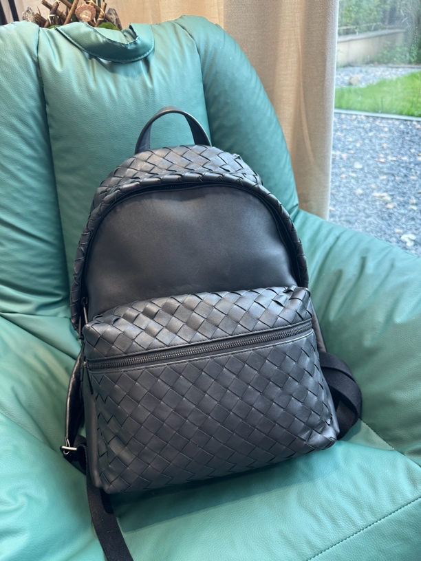 99新 BOTTEGA VENETA/葆蝶家 新款编织全皮双肩包