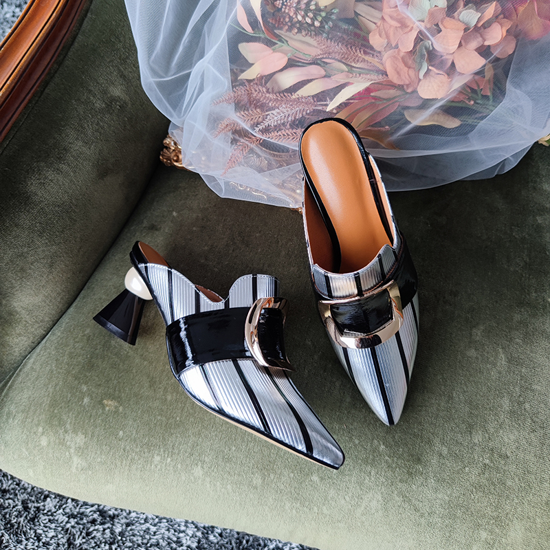 正常尺码时装凉鞋夏季女凉鞋气质漆皮中跟尖头粗跟MB928YS银色