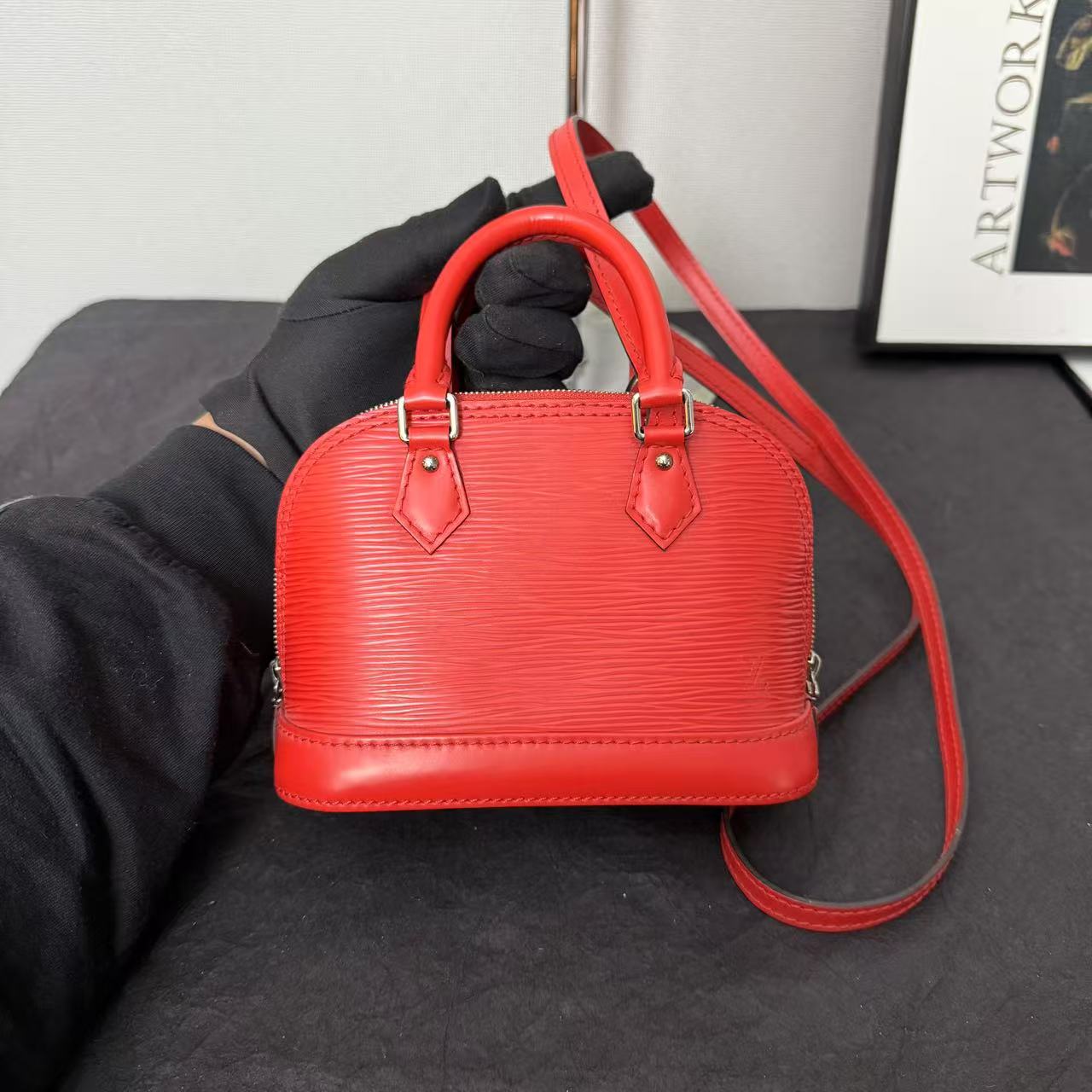 95新 LouisVuitton/路易威登 lv水波纹贝壳nano斜挎包/单肩手提包