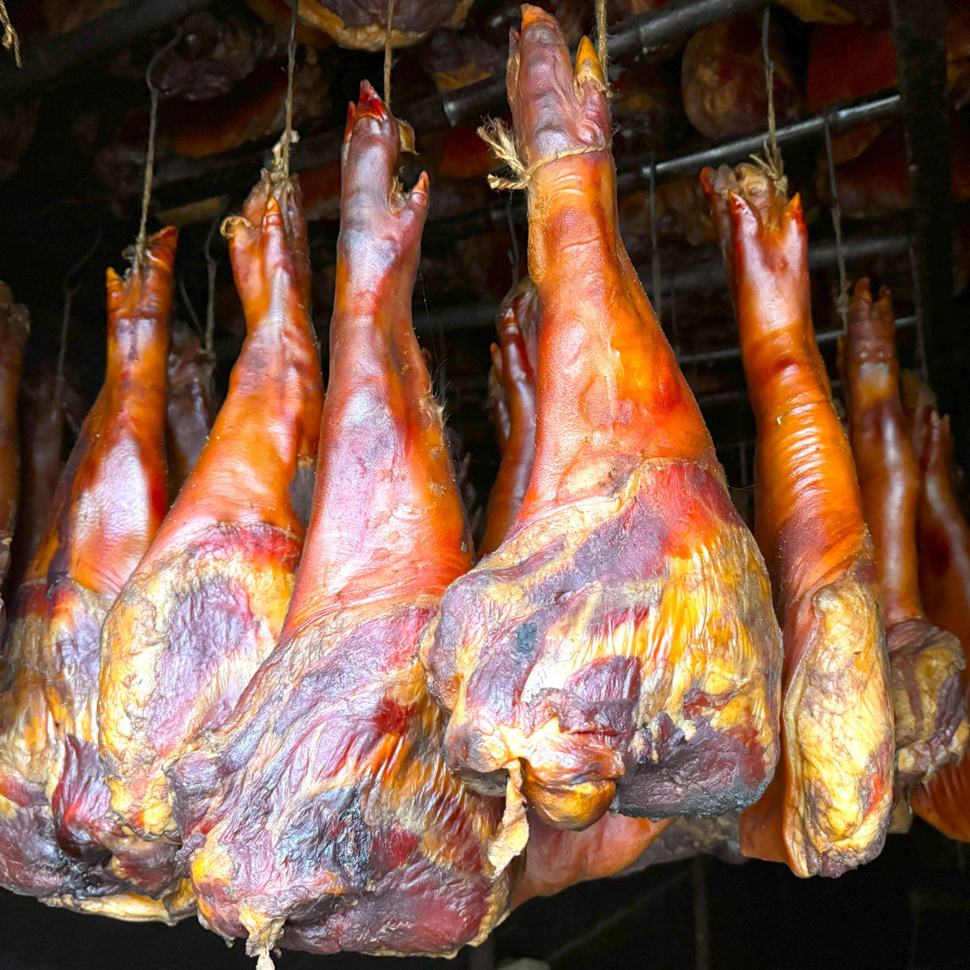 腊猪蹄湖南土特产正宗送礼古法腌制烟熏好吃猪肉湖南腊猪脚腊肉