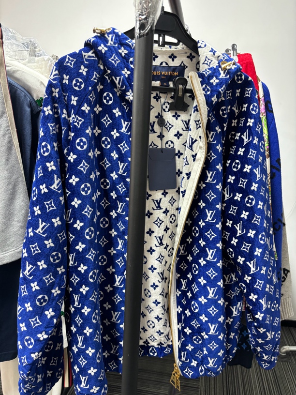全新未使用  Louis Vuitton lv 满印外套