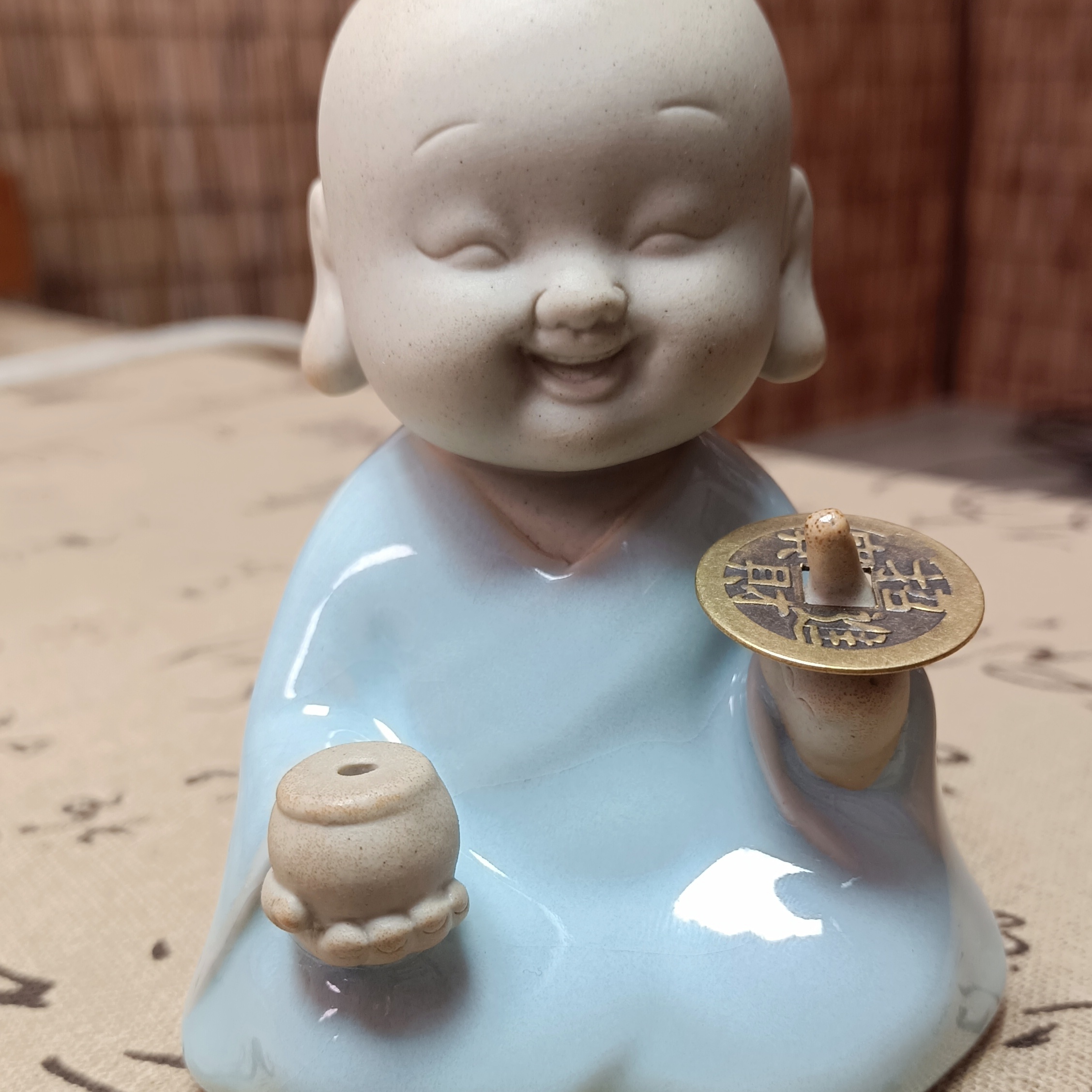 微多力·瓷空间 一直有钱小和尚摆件