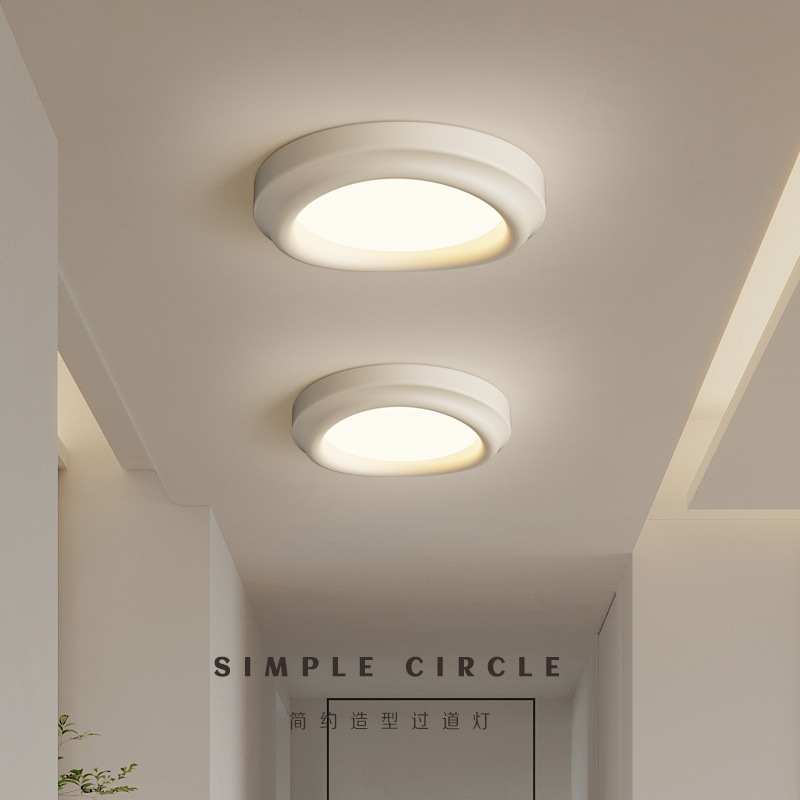 新款过道灯2023年新款奶油风小吸顶灯玄关衣帽间走廊阳台护眼灯具