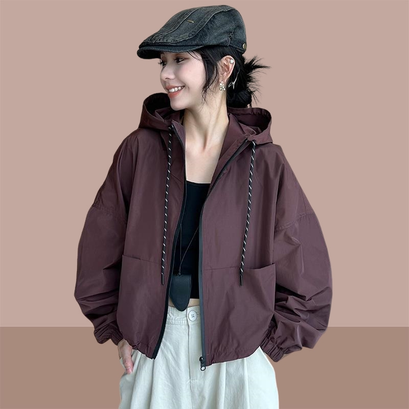 欧洲站冲锋衣外套女春秋款减龄洋气短款连帽夹克休闲宽松运动上衣