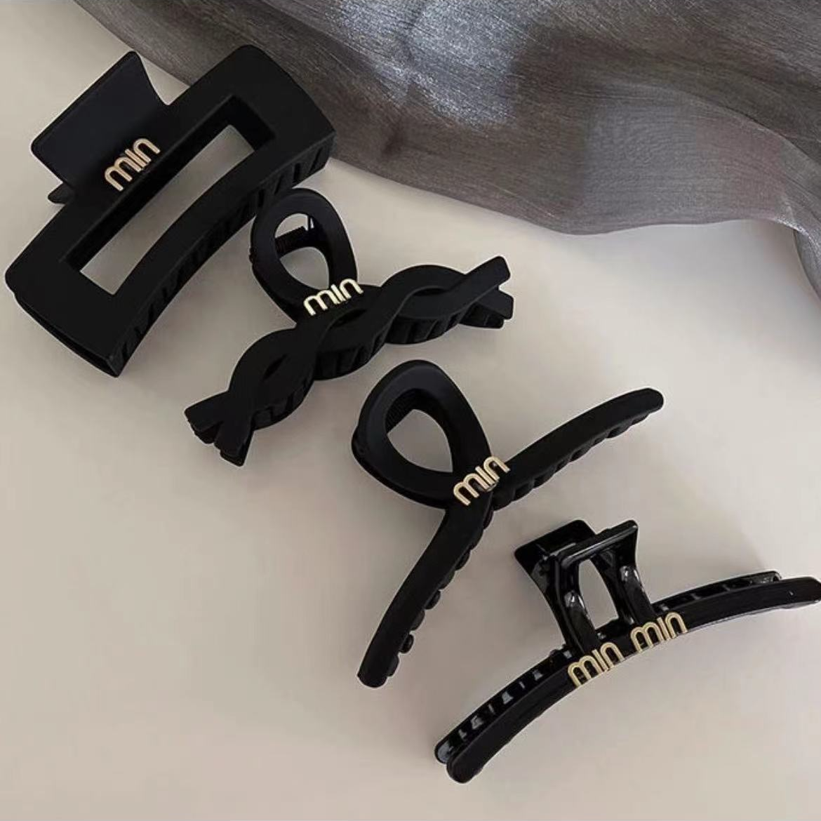 2025 黑色磨砂双min鲨鱼夹ins气质时尚小众优雅百搭大抓8811