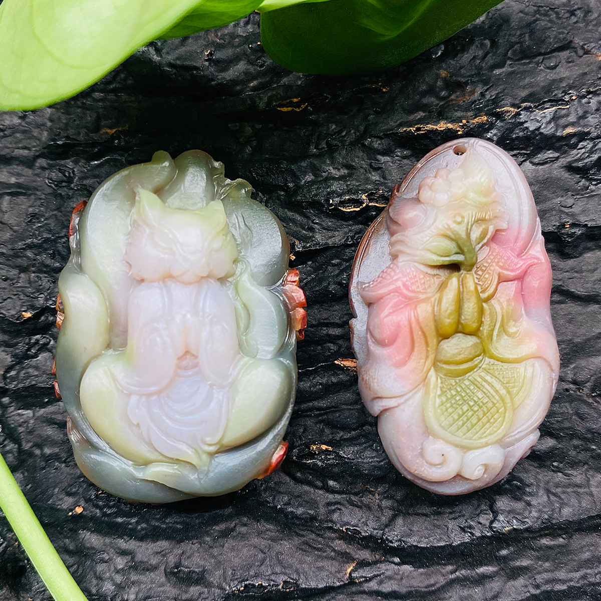 天然老矿七彩盐源玛瑙手工精雕俏色九尾狐仙吊坠