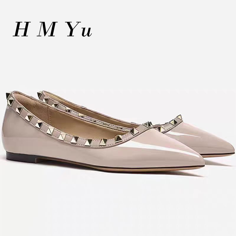 铆钉2024新款四季平底百搭单鞋气质纯欲风久穿不累脚内增高女鞋