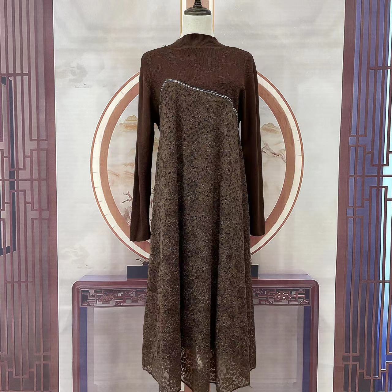 Q15098洋气减龄拼接蕾丝连衣裙