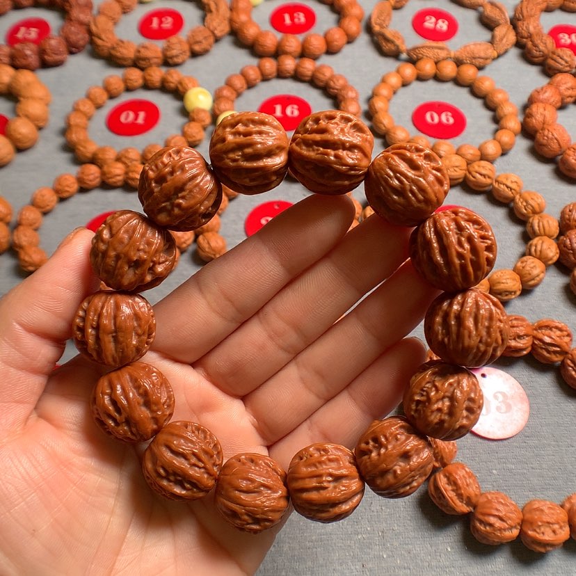 【闪购商品】文玩核桃手串L****～