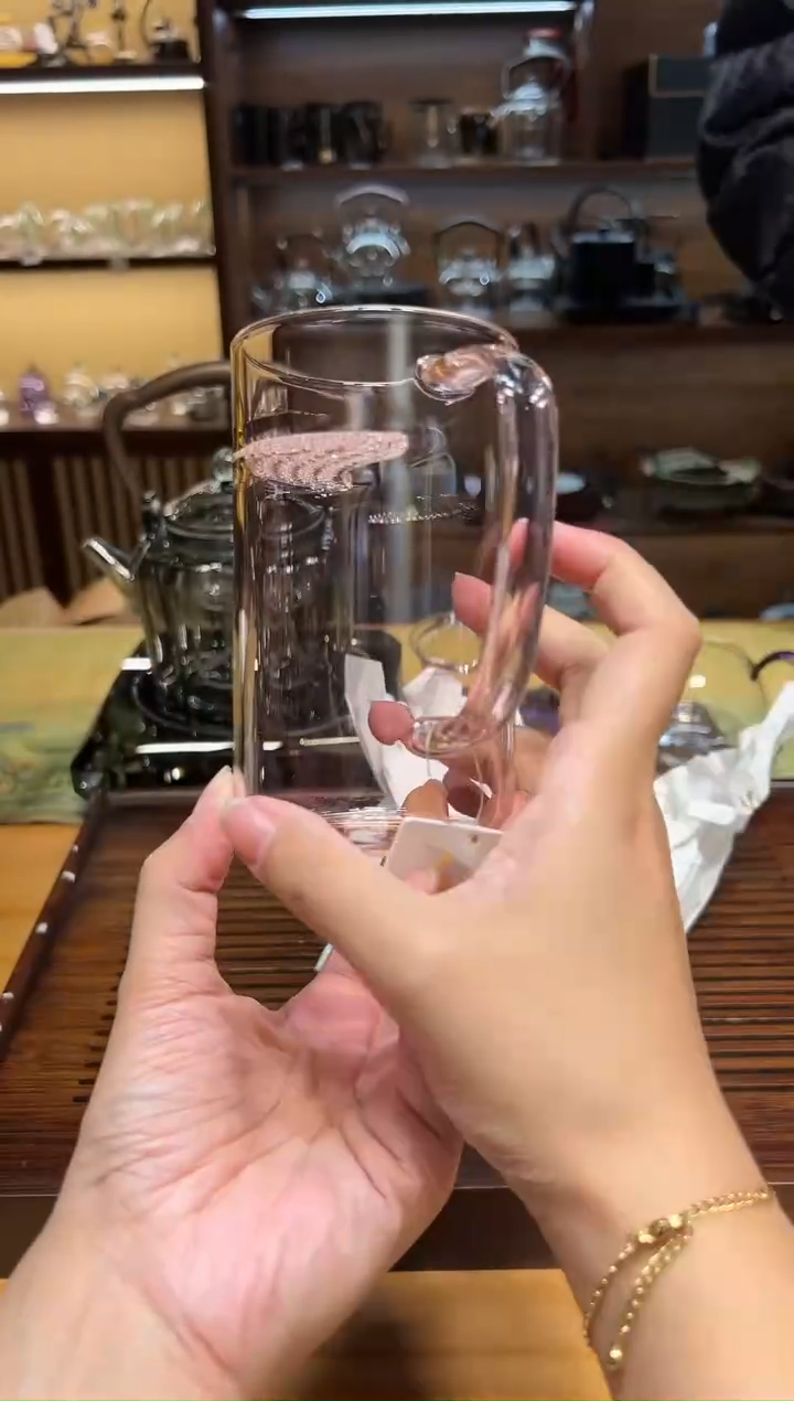 【闪购商品】茶盏绮彩清简月牙杯粉色