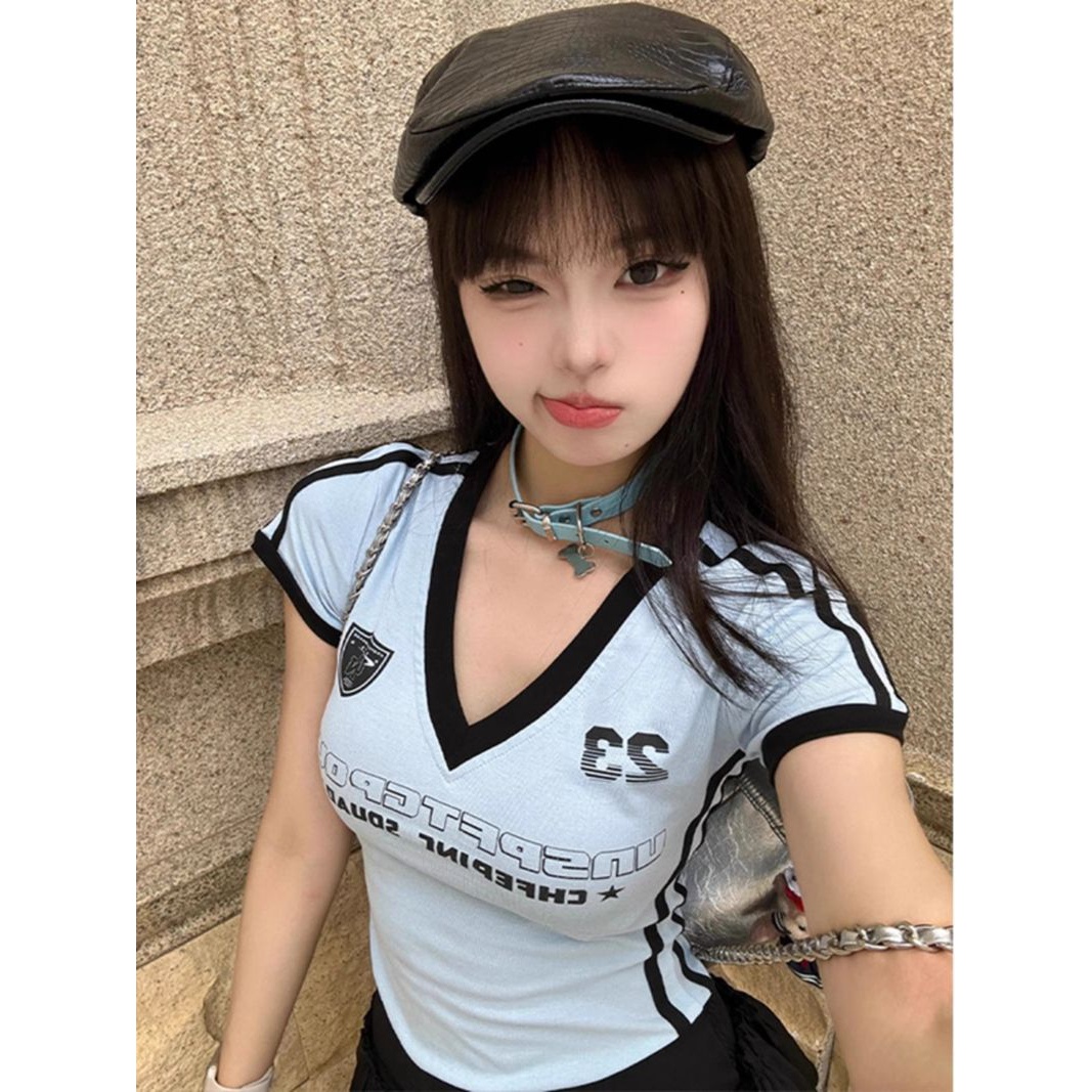 美式正肩t恤女夏季新款撞色拼接蓝色v领短袖修身显瘦辣妹短款上衣