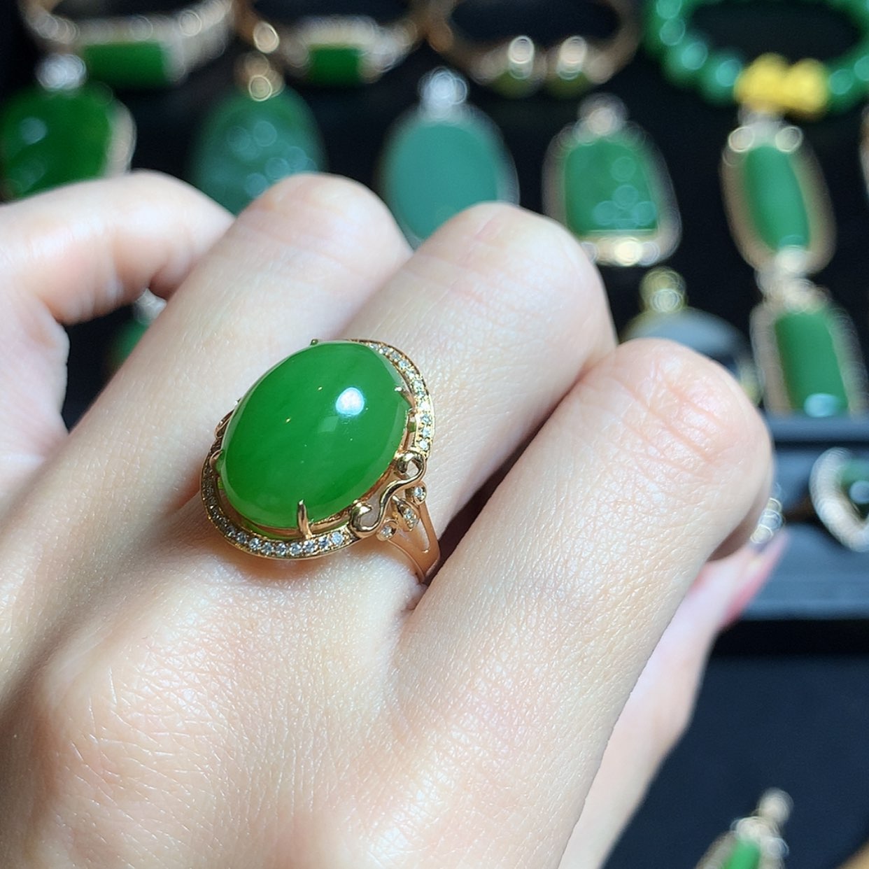 【闪购商品】和田玉（碧玉）戒指18K金镶嵌飞*