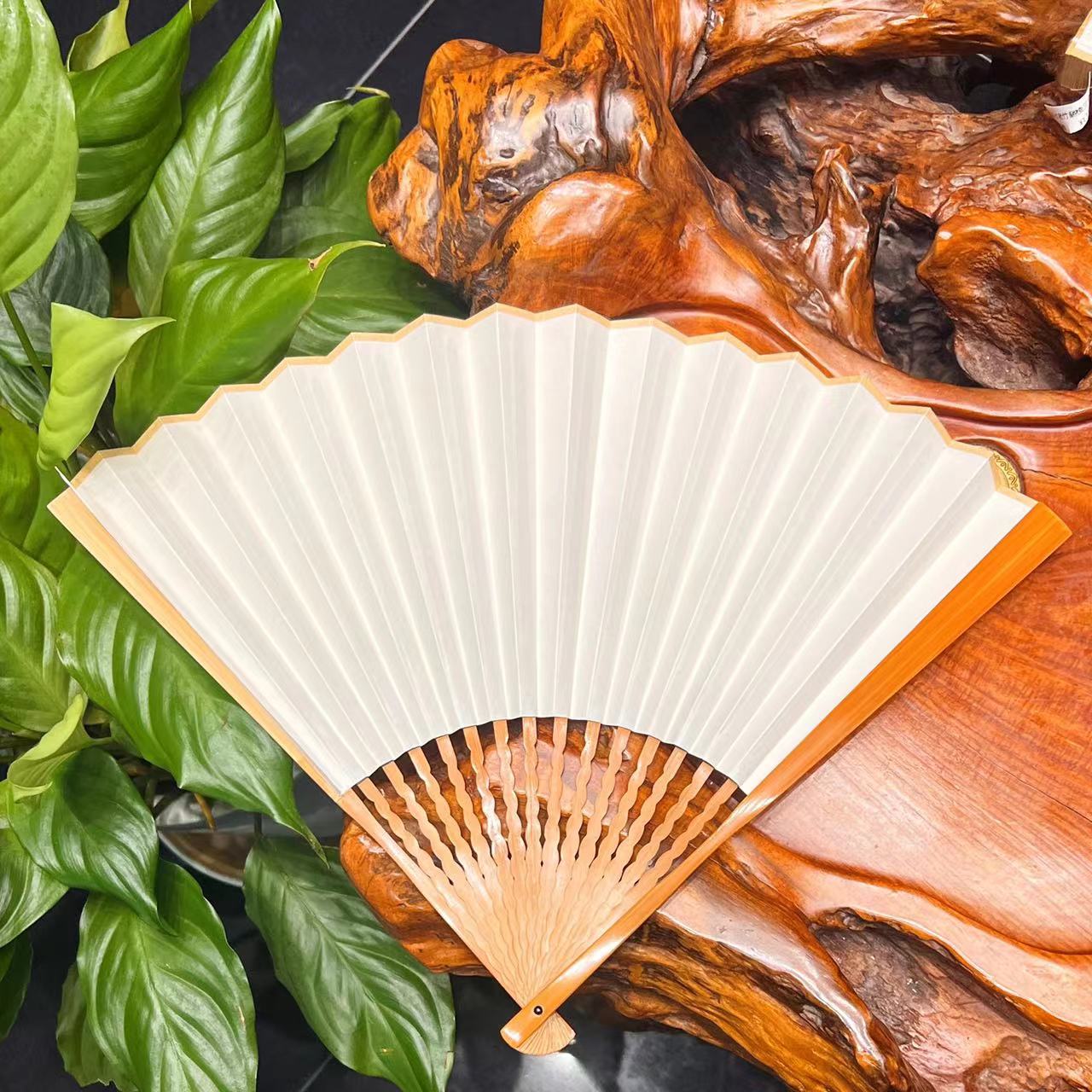 田春梅  老玉竹翻楞三合青   文玩苏扇  （默认粘扇面，调机械）