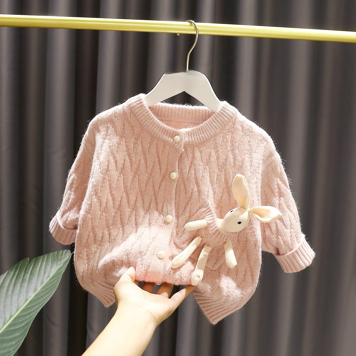 【巴拉甄选】女童毛衣女宝宝超萌立体口袋兔女婴儿春装新款3