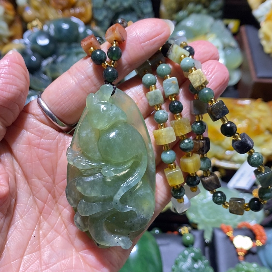 【闪购商品】蛇纹石玉颈饰未镶嵌