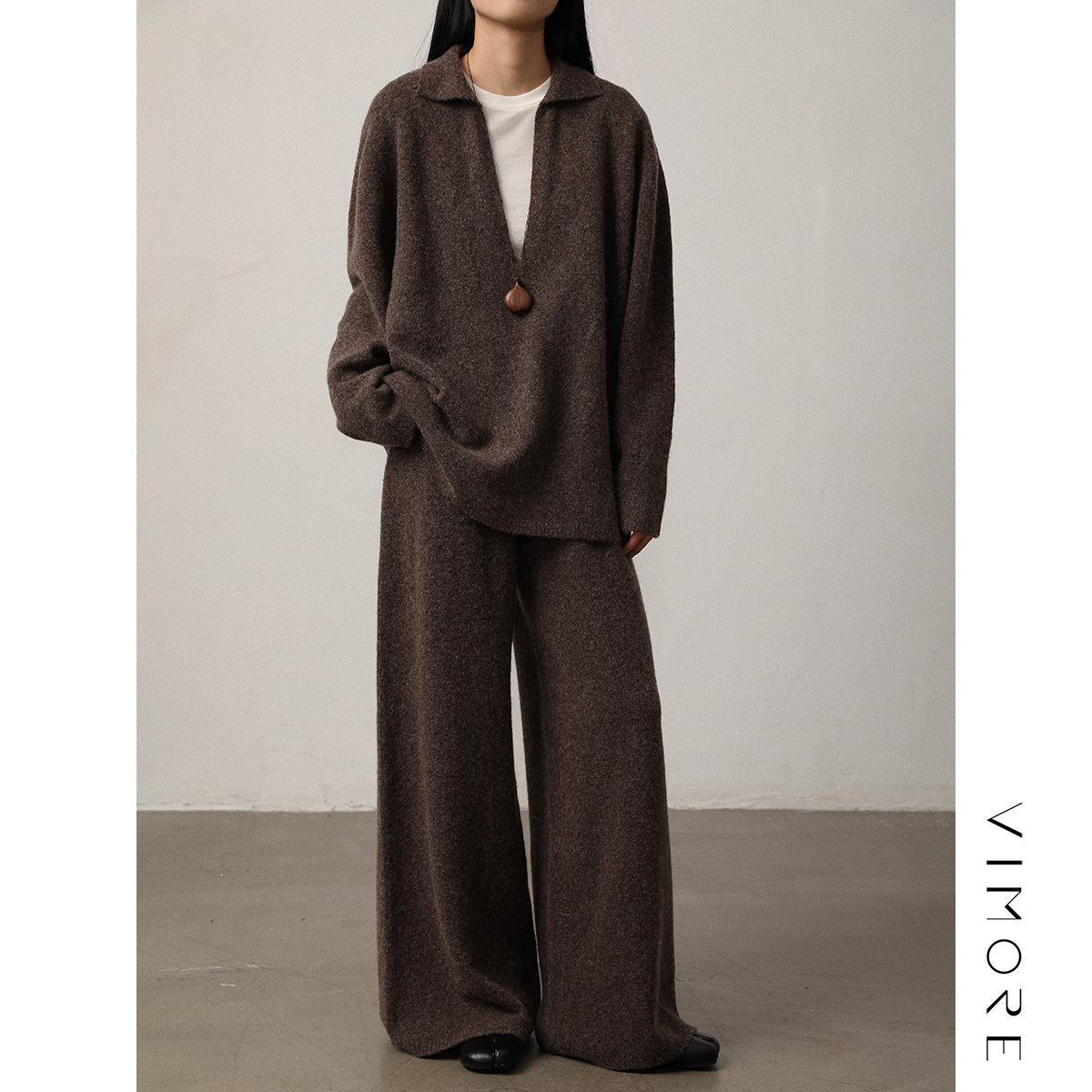 VIMORE未沫柔糯轻盈时尚大V领针织衫上衣长裤宽松两件套YM24645