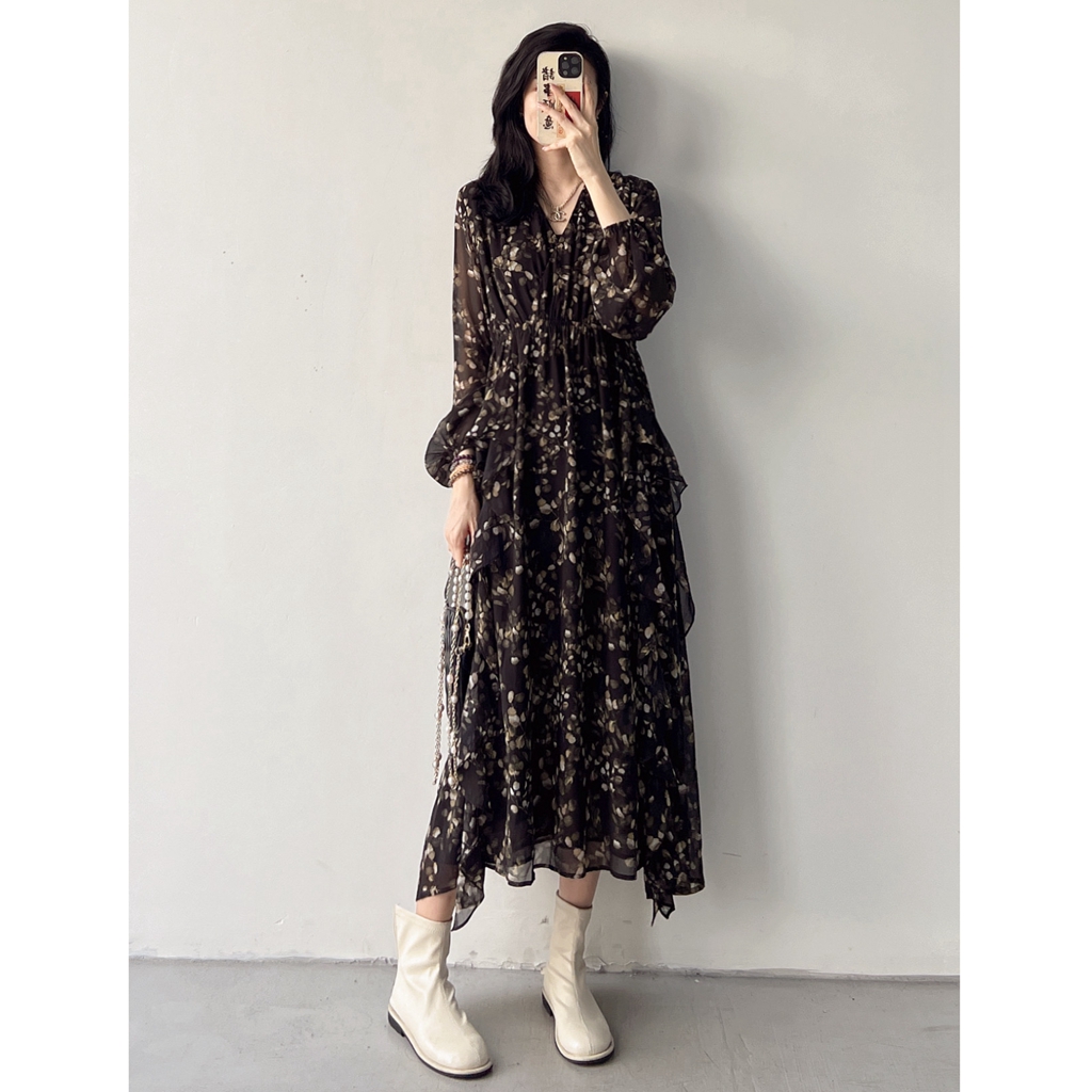 蓝羽老板娘【早秋】气质V领显瘦碎花不规则小众设计长裙LY