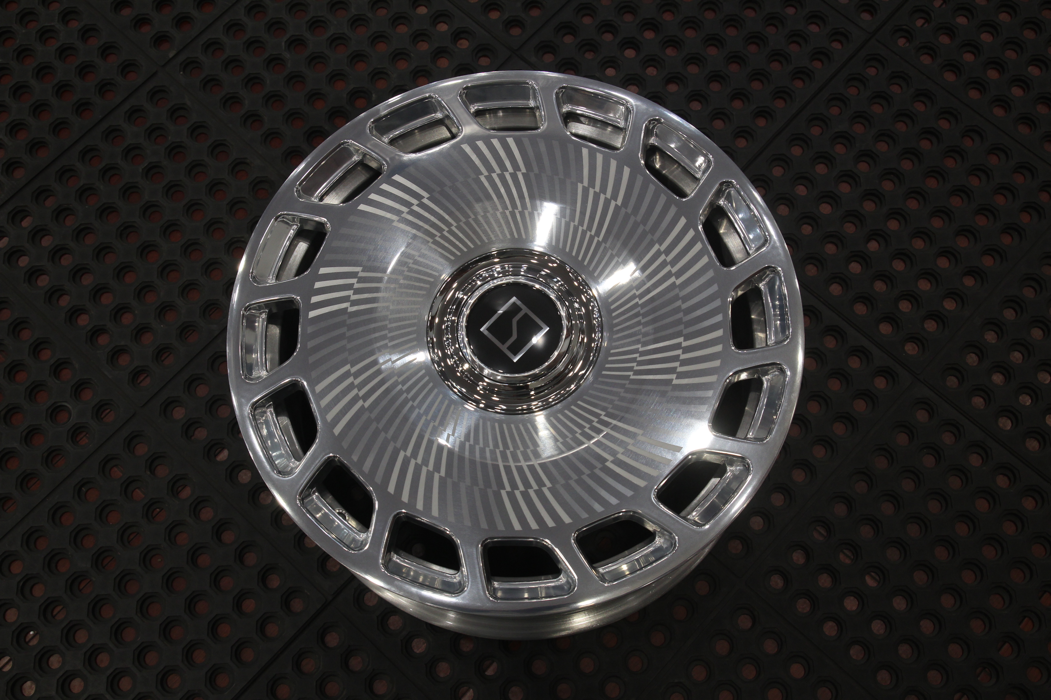 极氪009光辉大饼1919寸轮毂轮毂20寸万吨锻造