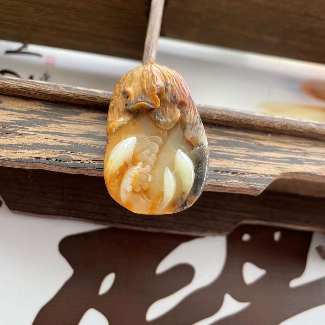 河磨玉鱼挂件吊坠项链天然玉石手工雕刻力争上游