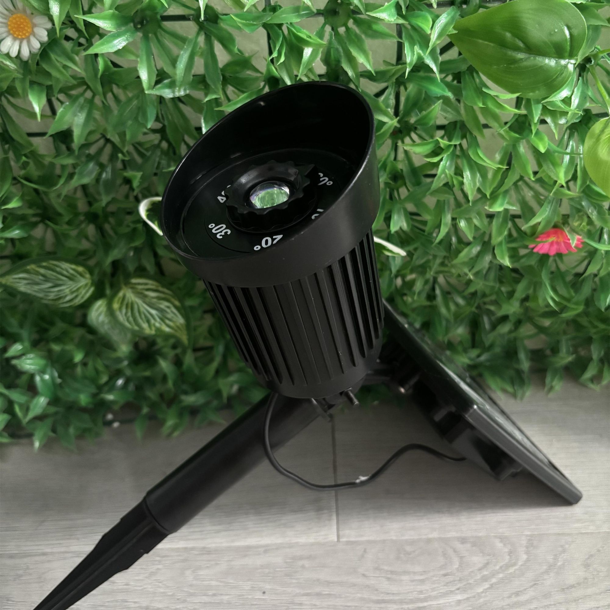 太阳能可调节户外庭院阳台照明灯