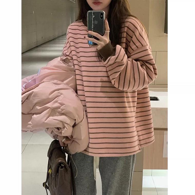 2023少女感粉色条纹圆领卫衣女韩系宽松慵懒侧开叉薄绒套头上衣冬