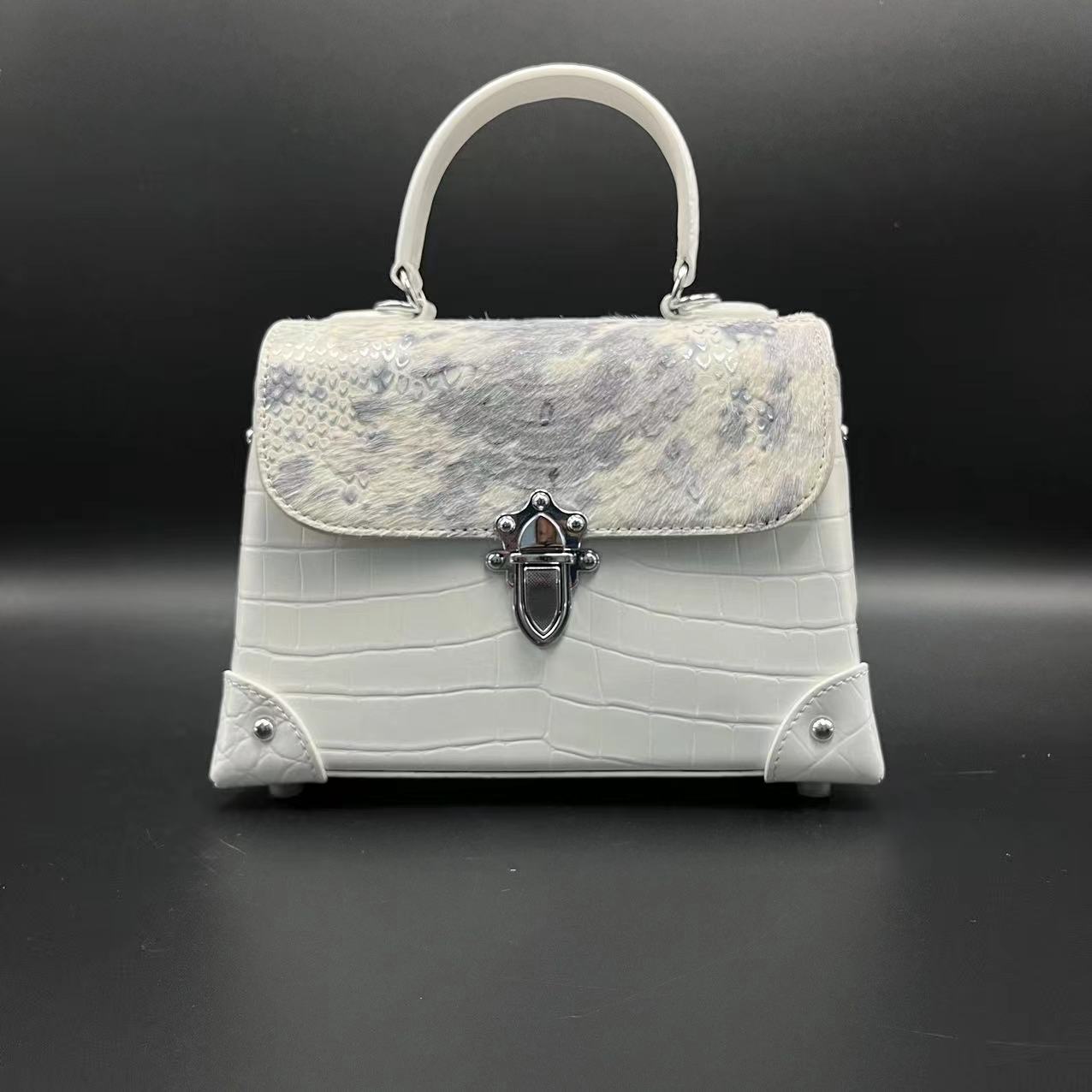 E肚白色高端女士手提单肩斜挎包轻奢