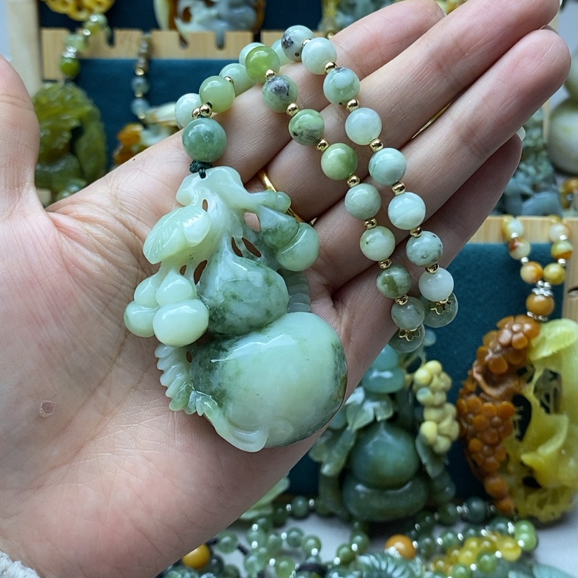 【闪购商品】蛇纹石玉挂件未镶嵌