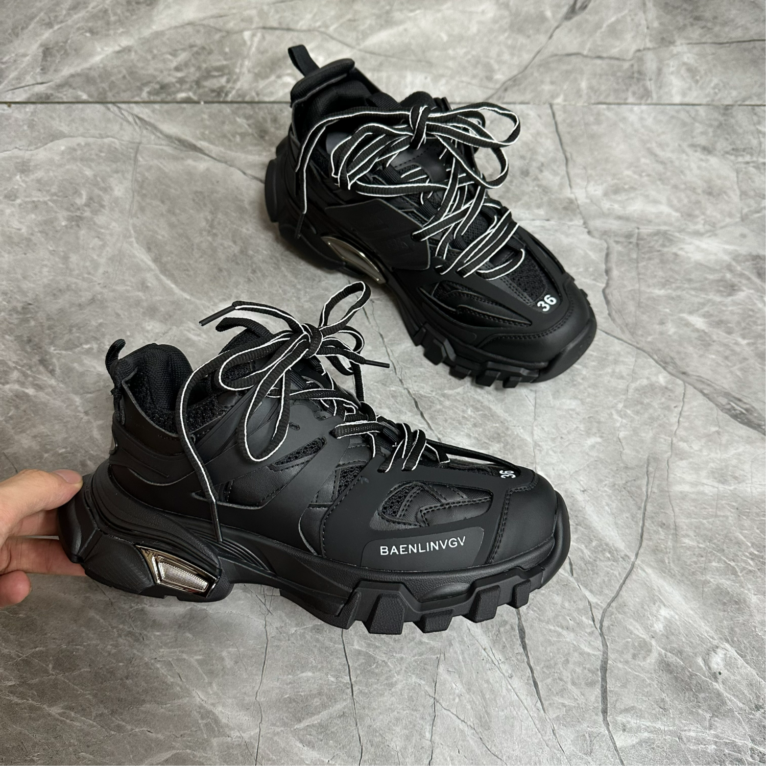 巴黎情侣款黑色女老爹鞋增高厚底运动百搭时尚休闲透气ins四季款